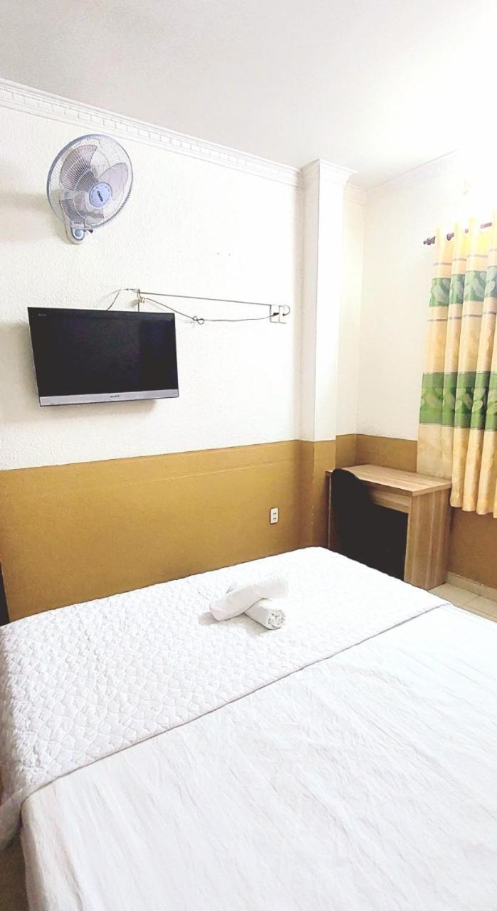 Hotel Khach San Huong Quynh Ciudad Ho Chi Minh  Exterior foto